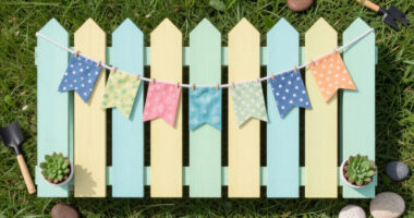 10 Dazzling DIY Ideas To Landscape Your Garden Fence And Add Style And Color To Your Yard